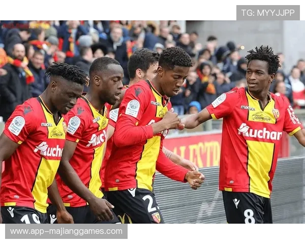 朗斯后卫桑加雷50次抢断,防守效率冠绝法甲 朗斯后卫桑加雷50次抢断,防守效率冠绝法甲